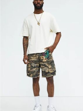 Fashion Nova Men's Camo Cargo Shorts - Olive Camo with Patch Detail